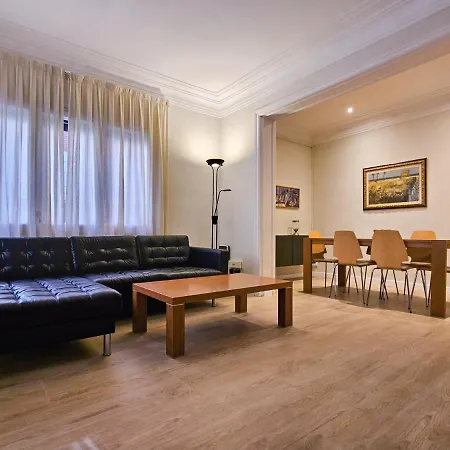 Classbedroom Park Gueell Apartment