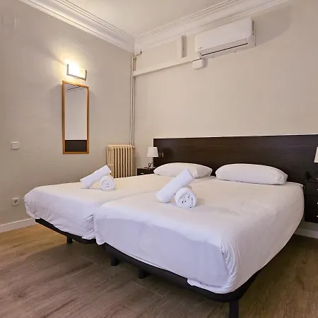 Classbedroom Park Gueell Apartment Barcelona