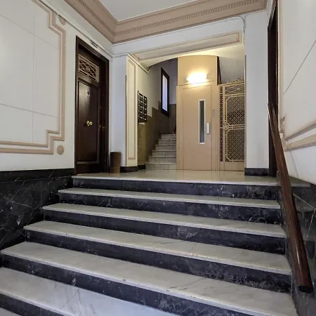 Classbedroom Park Gueell Апартаменты