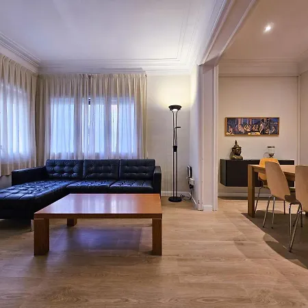 דירה Classbedroom Park Gueell *